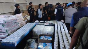 Polisi Gerebek Pabrik Obat Keras di Bandung, Produksi 8 Juta Butir Sehari