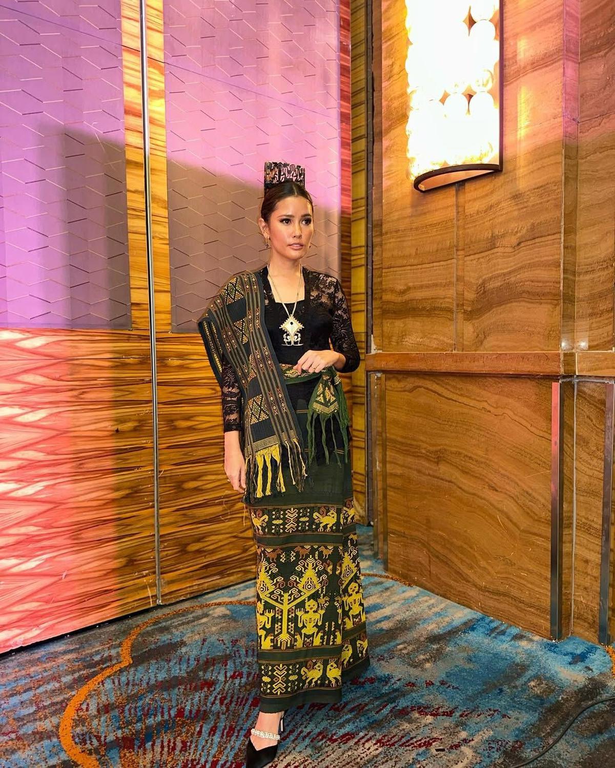 Tampil Anggun Berkebaya, Ini 8 Artis yang Lestarikan Warisan Kartini
