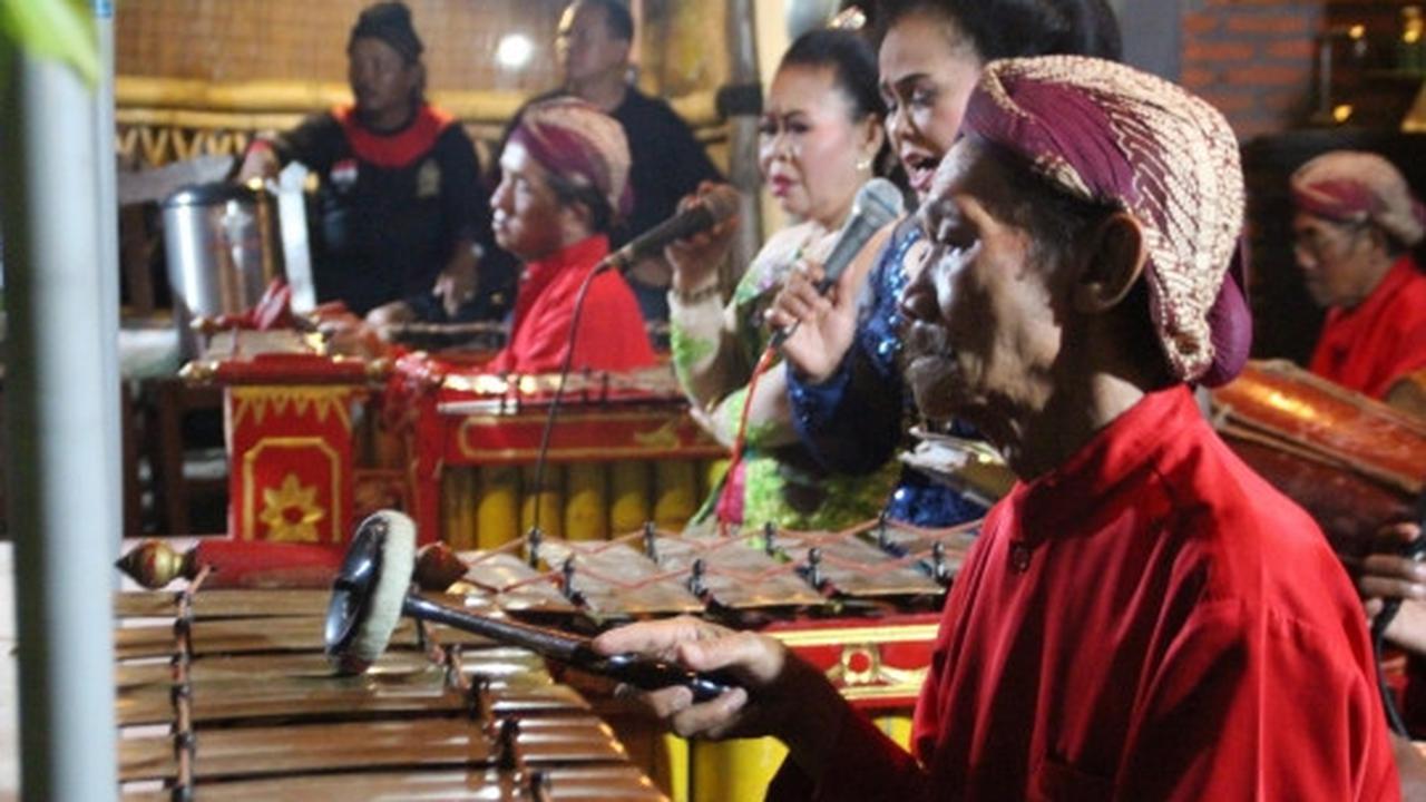 Mengintip prosesi jamasan pusaka Nusantara jelang 1 Suro