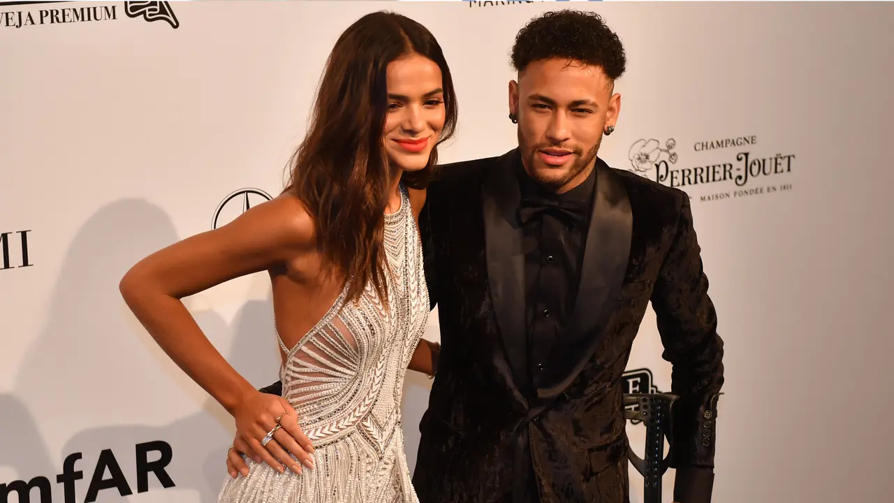 Neymar dengan Kekasihnya di Gala amfAR