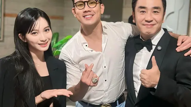 Potret Denny Sumargo di Gala Premier 'Miracle in Cell No7' (credit: https://www.instagram.com/sumargodenny/)