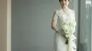 Valencia Tanoesoedibjo tampil cantik memesona dibalut busana pengantin berwarna putih. Gaun kebaya ini merupakan rancangan dari Eddy Betty. Foto: Instagram.