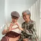 Potret mesra Opa dan Oma Bagio yang sudah 60 tahun menikah. (Sumber: Instagram/opaomabagio)