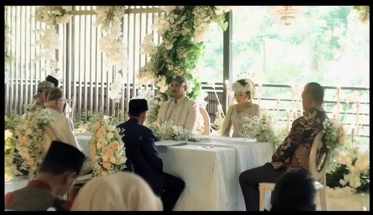 Dalam keterangan fotonya, ia berdoa agar rumah tangganya yang dibagun bersama Hanna sejak 23 Desember dipenuhi dengan keberkahan. [Instagram/roby_geishaa]