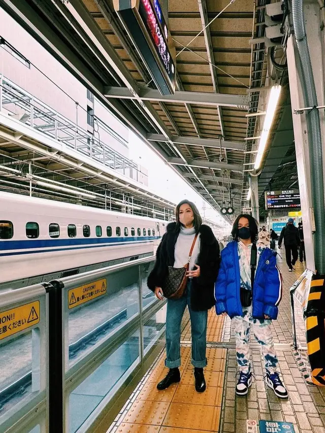 Adu Gaya Kompak Rossa dan Bunga Citra Lestari Liburan Bareng Putra Gantengnya