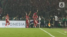 Pemain Timnas Indonesia merayakan gol yang dicetak Ole Romeny pada menit ke-44 saat laga lanjutan putaran ketiga kualifikasi Piala Dunia 2026 zona Asia grup C melawan China di Stadion Utama Gelora Bung Karno, Jakarta, Kamis (5/6/2025). (Liputan6.com/Angga Yuniar)