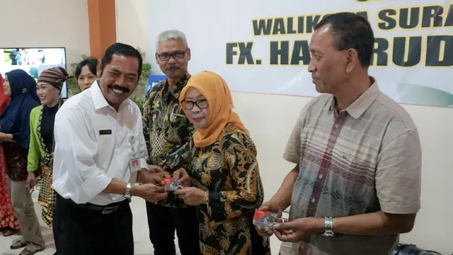 e-Retribusi di Solo Cegah Pungli Pedagang Pasar Klewer