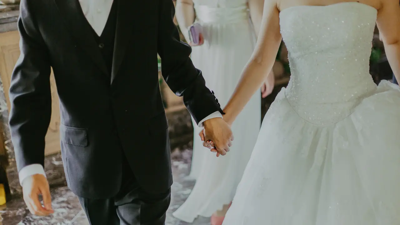 Pengantin Ini Minta Uang Ganti Rugi Ke Tamu Karena Tak Datang ke Pesta Pernikahannya