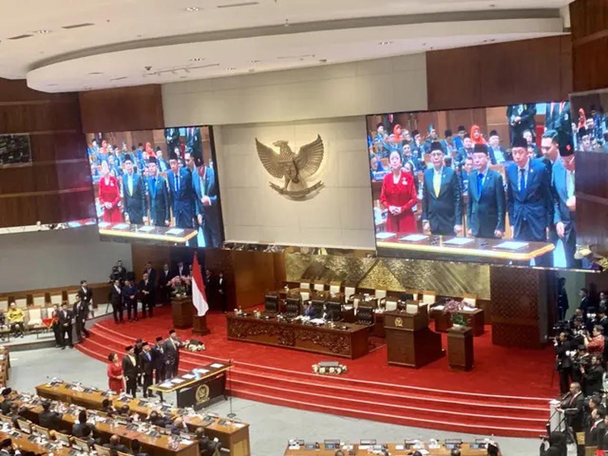 Gaji Ahmad Dhani dan Once Mekel jadi Anggota DPR RI, Lebih Gede Mana Dibandingkan Honor Manggung?