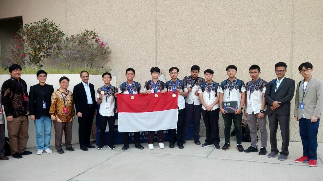 Fisikawan Indonesia Hendra Kwee Terpilih Jabat Presiden Asian Physics Olympiad di Dhahran, Saudi Arabia