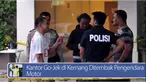 Daily top News Pelaku sempat berhenti di pinggir jalan sebelum terlibat kontak mata dengan kedua saksi dan komentar Sebastian Vettel pembalap F1 tentang kejadian Rossi dan Marquez di MotoGP Sepang. Simak di video berikut