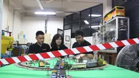 Palang Pintu KA Pintar Buatan Mahasiswa Bisa Isi Daya Sendiri