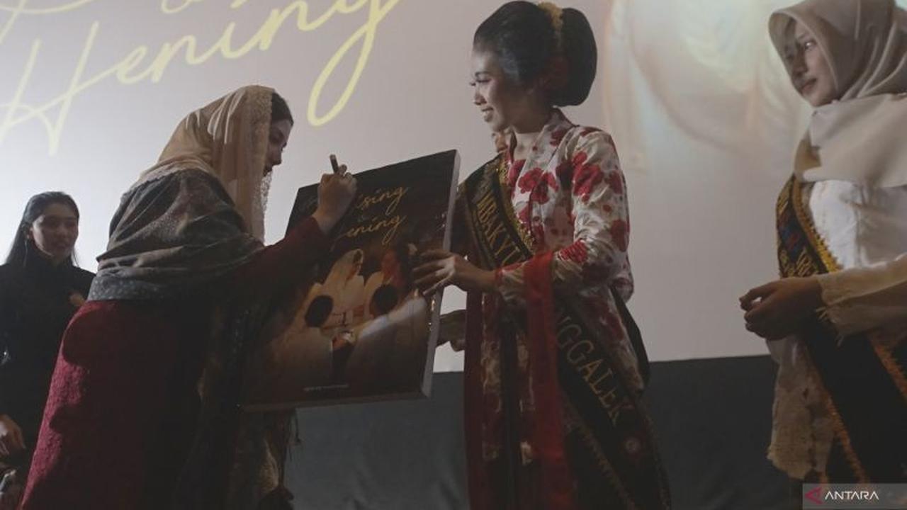 Anggota DPR Ajak Kaum Perempuan Berdaya, Luncurkan Buku Inspiratif di Trenggalek