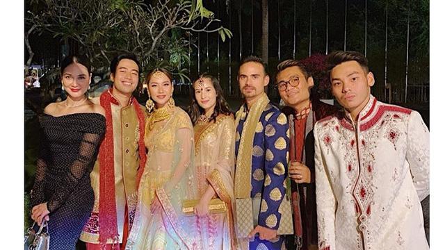 Gaya 10 Seleb Tanah Air Hadiri Royal Wedding Anak Raam Punjabi