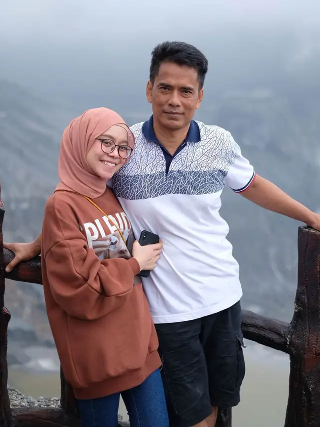 6 Momen Kebersamaan Lesty Kejora dan Ayah, Selalu Kompak
