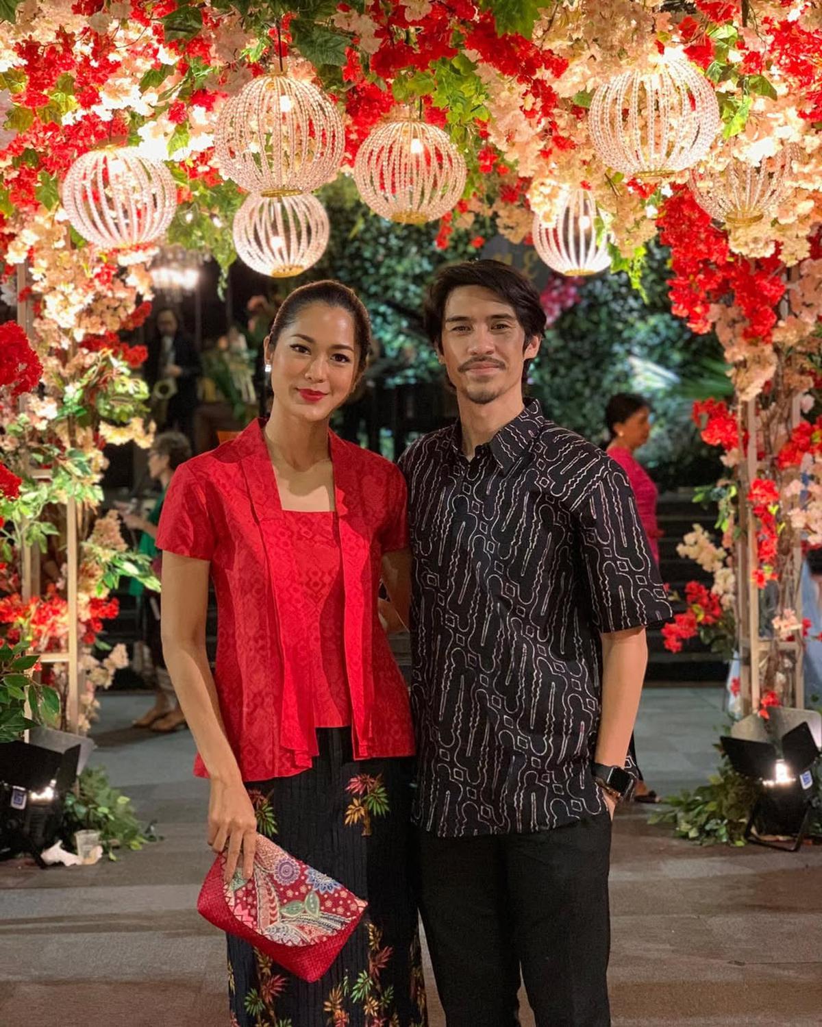 Inspirasi Model Kebaya Couple Modern untuk Acara Resmi dengan Gaya Tradisional Mewah Ala Prisia Nasution