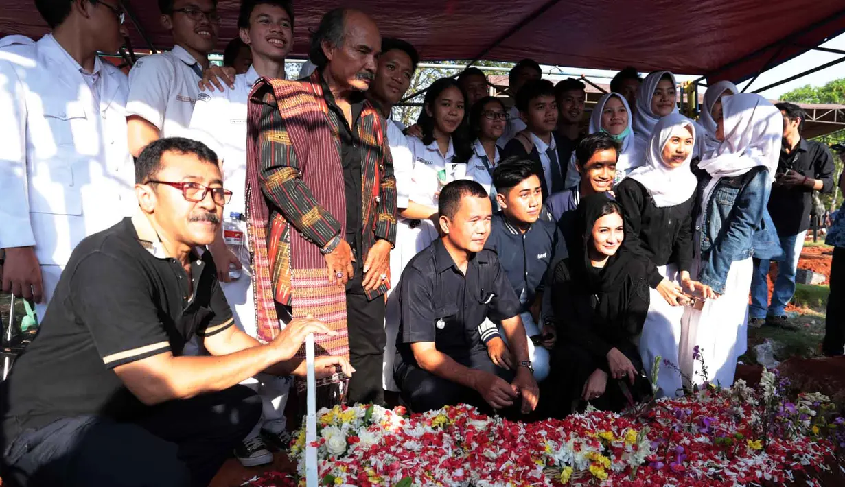 Ibunda Natalie Sarah meninggal dunia pada Minggu (17/9) pukul 17.30 WIB. Nurmiati Siahaan (60) meninggal dunia di Rumah Sakit Darmais, akibat kanker payudara yang dideritanya selama 7 tahun belakangan ini. (Deki Prayoga/Bintang.com)