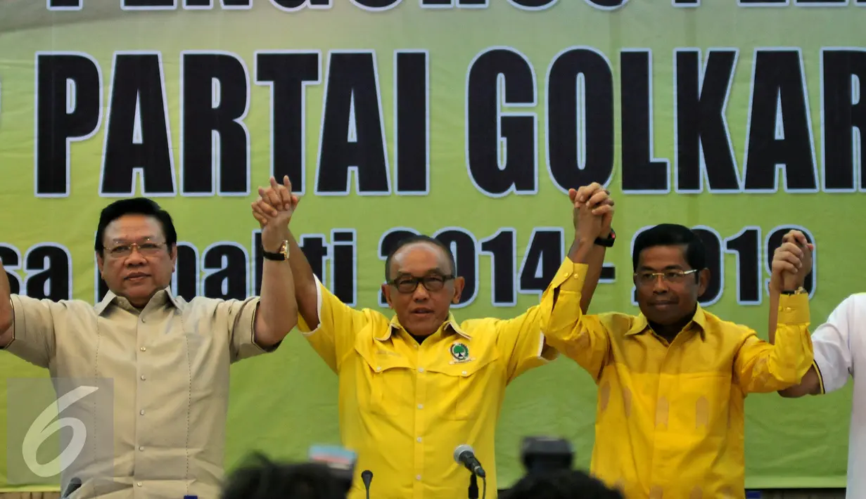 Ki-ka: Agung Laksono, Aburizal Bakrie dan Idrus Marham usai rapat pengurus pleno di gedung DPP Partai Golkar, Jakarta, Kamis (7/4/2016). Golkar akan menggelar Munas di Bali pada 7 Mei 2016 untuk memilih Ketua Umum Partai. (Liputan6.com/Johan Tallo)