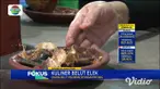 Di warung makan yang menyediakan spesial belut surabaya, sajian belut elek sambal bawang, menjadi menu favorit pelanggannya. Olahan daging belut yang lembut, dipadu pedasnya sambal bawang terasa nikmat di mulut, dijamin bisa membuat lidah tak berhent...