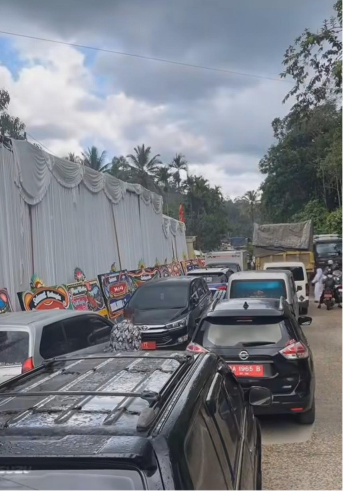 Heboh Jalan Lintas Sumatera Macet Parah Gara-Gara Pesta Anak Gubernur Sumbar