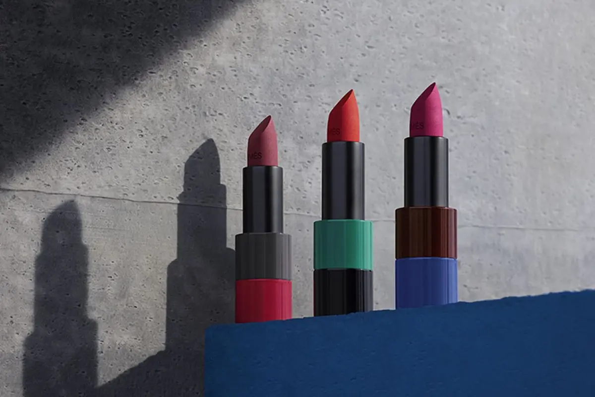 Hermès, Suguhkan 3 Lipstik dengan Warna Baru yang Terinpirasi dari Semburat Cahaya Malam Hari