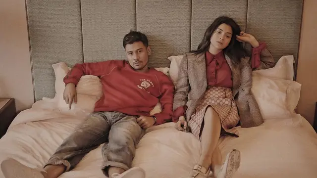 [Bintang] Chicco Jerikho dan Putri Marino