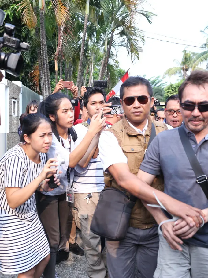 [Bintang] Gatot Brajamusti