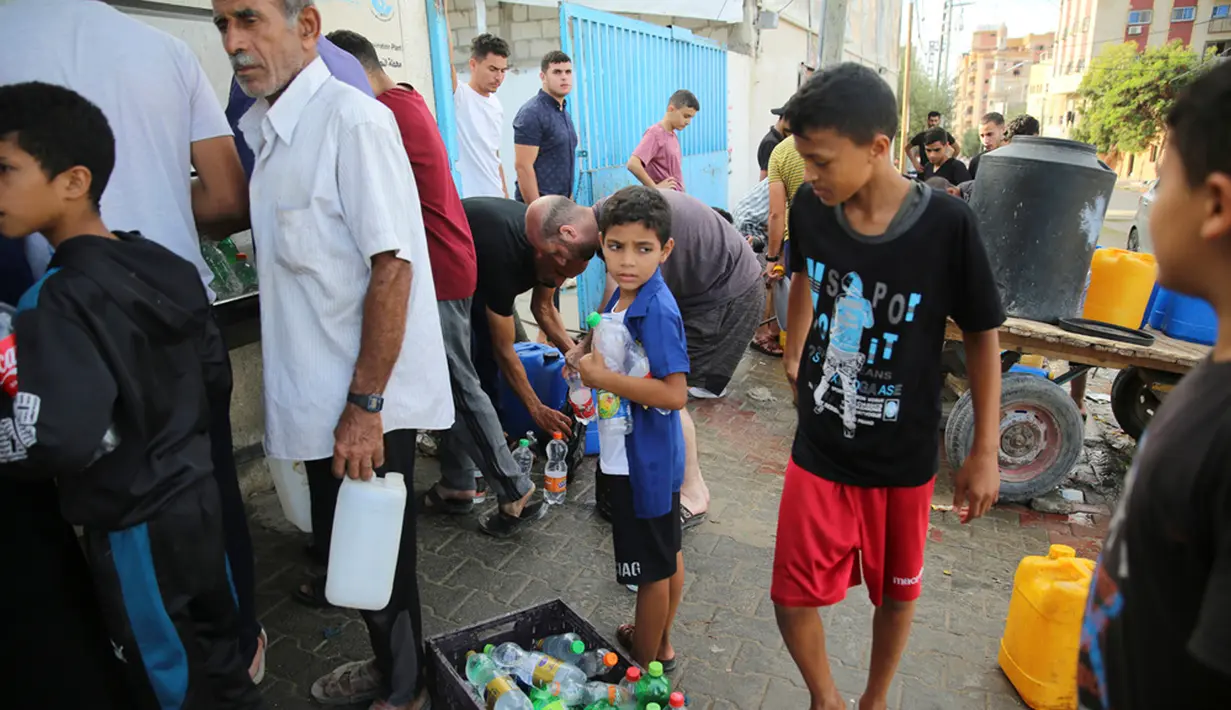 Menurut PBB, Jalur Gaza adalah salah satu tempat termiskin di dunia. Laporan Bank Dunia pada September 2023 menyebut, 60 persen pemuda Gaza menganggur. (AP Photo/Ali Mohmoud, File)