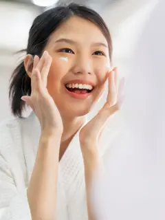 Kondisi kulit yang sehat bukan hanya ditentukan oleh produk perawatan yang digunakan, tetapi juga oleh keseimbangan bakteri baik yang hidup di permukaan kulit. (Foto/dok: Freepik/Lifestylememory)
