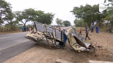 Insiden kecelakaan melibatkan 2 bus terjadi di jalanan antara ibu kota Harare dan Rusape. Akibatnya 47 orang tewas, dua diantaranya anak-anak.