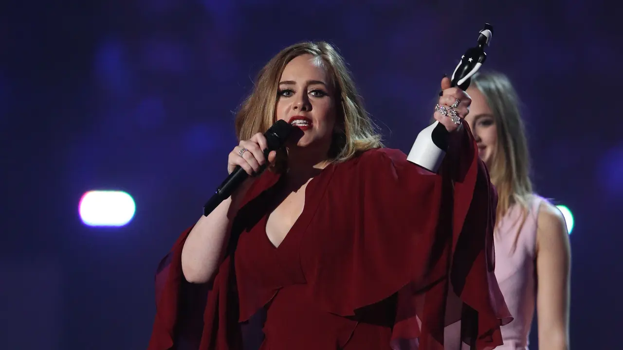 [Bintang] Usai Melahirkan Adele Mengaku Wajahnya Ditumbuhi Janggut