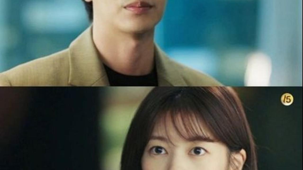 Drama yang diperankan oleh Lee Min Ki dan Jung So Min ini menghadirkan kisah komedi romantis antara dua individu yang menikah karena kebutuhan. Tanpa campur tangan peran antagonis, "Because This Is My First Life" menggambarkan dinamika hubungan mereka den