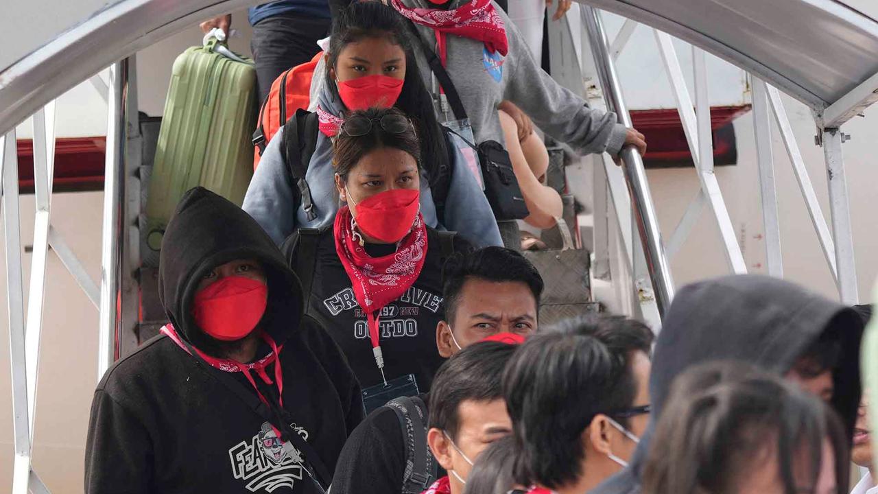 FOTO: 400 WNI Korban TPPO dari Myanmar Tiba di Tanah Air