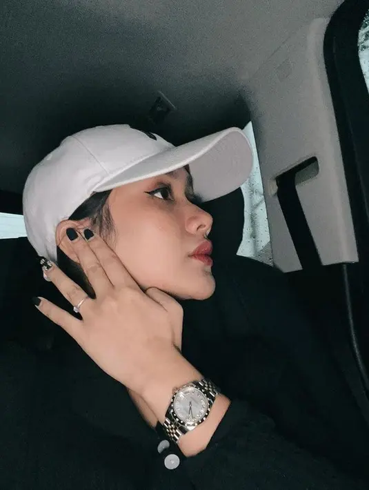 Cita Citata tampil mesra dengan Didi Soekarno. Dia menunjukkan kepada publik soal status barunya yang sedang menjalin hubungan pacaran. (Instagram/cita_citata)
