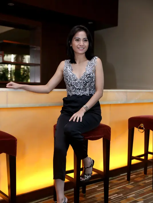 "Saya mau jadi sutradara aja deh, nggak usah main lagi. Kalo main lagi terima tawaran yang ada aja. Karena saya nggak mau selamanya tampil di depan layar." tutur Acha di Epicentrum XXI, Jakarta Selatan, Jumat (8/1/2016). (Andy Masela/Bintang.com)