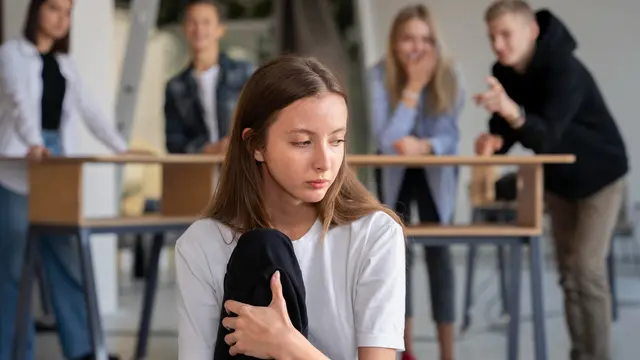 Penyebab Anak Melakukan Bullying di Sekolah, Kesalahan dalam Pola Asuh dan Solusi Lainnya