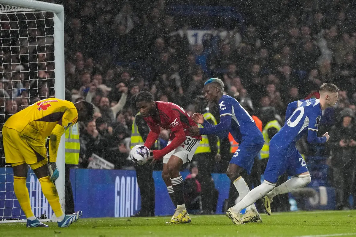Chelsea Bungkam Manchester United