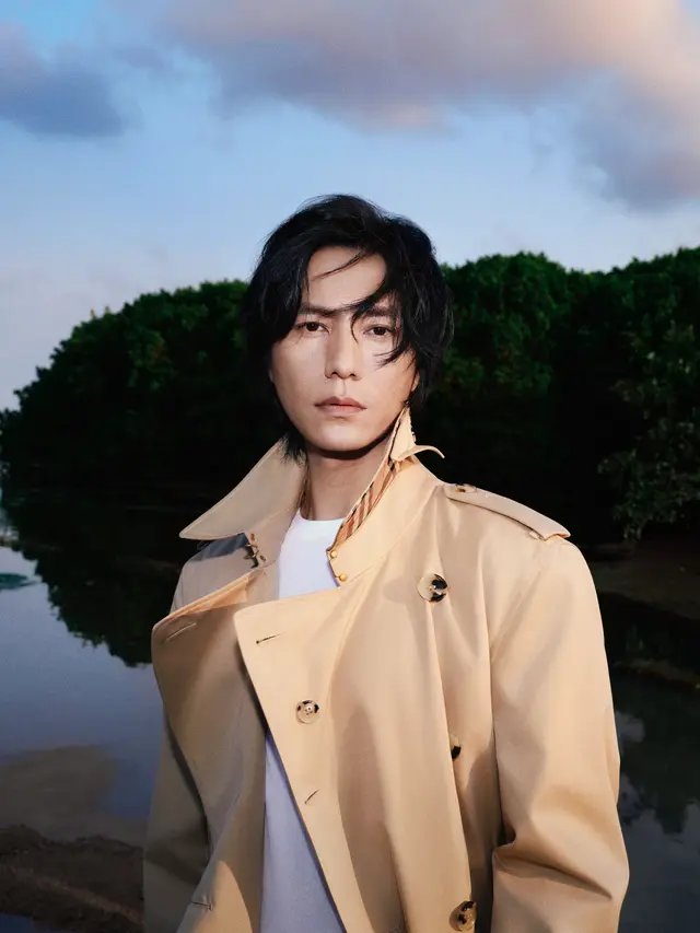 Aktor China Chen Kun Jadi Brand Ambassador Terbaru Burberry, Bawa Misi Konservasi Alam di Hutan Mangrove China