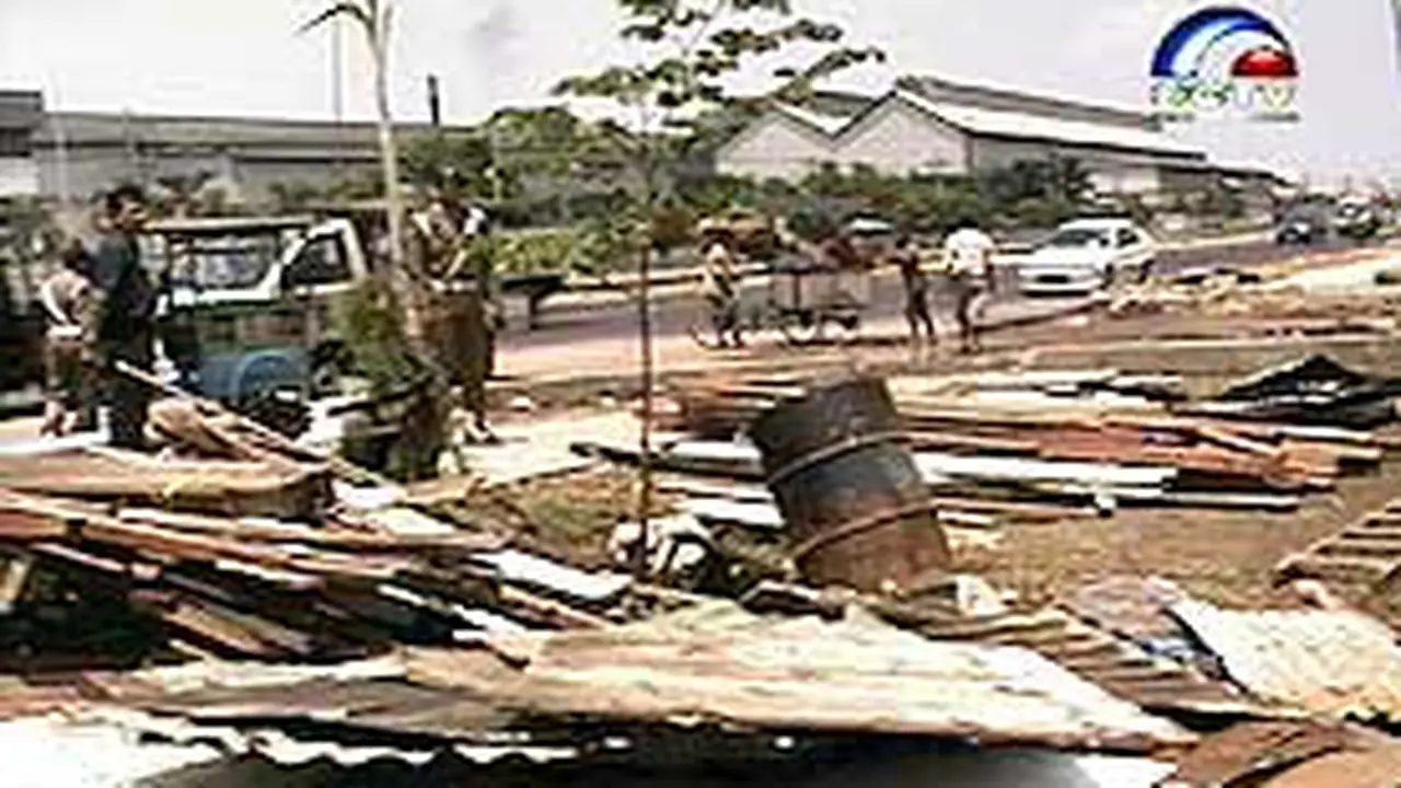 110102bPenggusuran.jpg