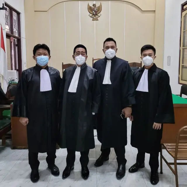 6 Potret Sangun Ragahdo Anak Yayuk Suseno, Bergelar Doktor Ilmu Hukum