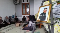 Rumah Kru Pesawat ATR Dipadati Pelayat dan Karangan Bunga, Ada dari Menteri KKP