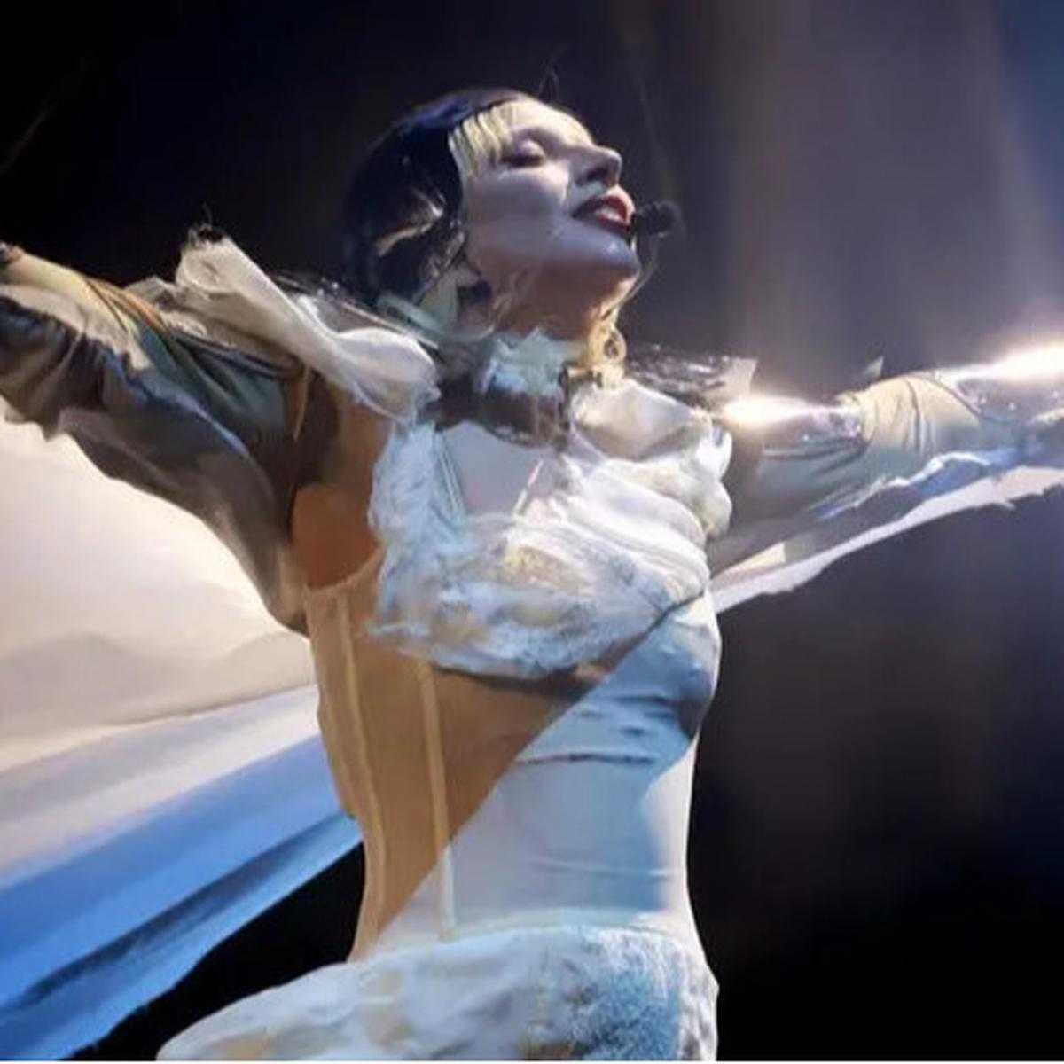 Gaya Gothic Lady Gaga di Coachella 2025, Sukses Hipnotis Penonton