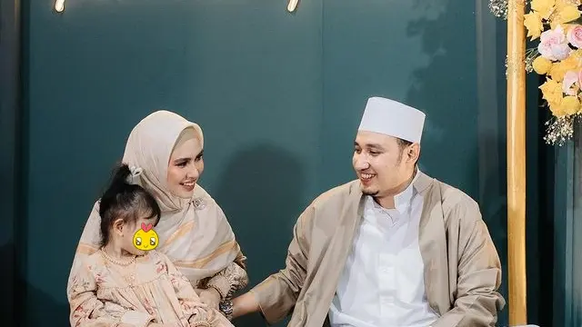 6 Momen Kartika Putri Gelar 4 Bulanan Anak Kedua, Dihadiri Para Artis
