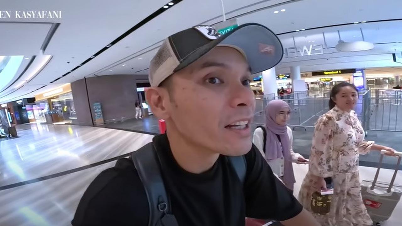 Momen Marshanda dan Ben Kasyafani Bersama, Temani sang Anak Nonton Konser di Singapura