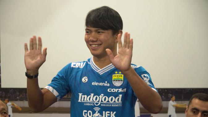Persib Bandung memperkenalkan Achmad Jucriyanto sebagai rekrutan baru di Bandung, Kamis (18/4/2019). (Huyogo Simbolon)