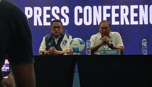 Konferensi pers PSSI di Menara Mandiri, Jakarta, Selasa (16/12/2025) malam dihadiri dua anggota Exco, Endri Erawan dan Sumardji. (Bola.com/Hery Kurniawan)