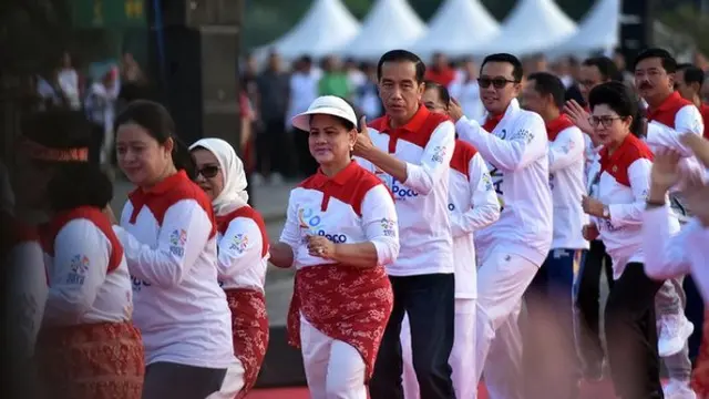 Jokowi senam Poco-poco (Hak Cipta: credit: instagram.com/sekretariat.kabinet/gen)