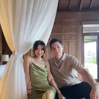 Dikenal sebagai couple yang selalu kompak, OOTD andrew White dan Nana Mirdad juga senantiasa terlihat harmonis. [Foto: Instagram/ Nana Mirdad]