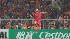 Gaya Marko Simic merayakan golnya ke gawang Tampines Rovers pada laga Piala AFC 2018 di Stadion Utama GBK, Senayan, Jakarta (28/2/2018). Persija menang 4-1. (Bola.com/Nick Hanoatubun)