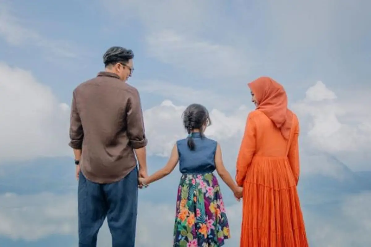 [Bintang] Laudya Cynthia Bella dan Engku Emran serta Aleesya